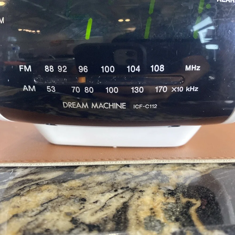 Clean Sony Dream Machine ICF-C112 Digital Alarm Clock Radio AM FM Sleep Snooze